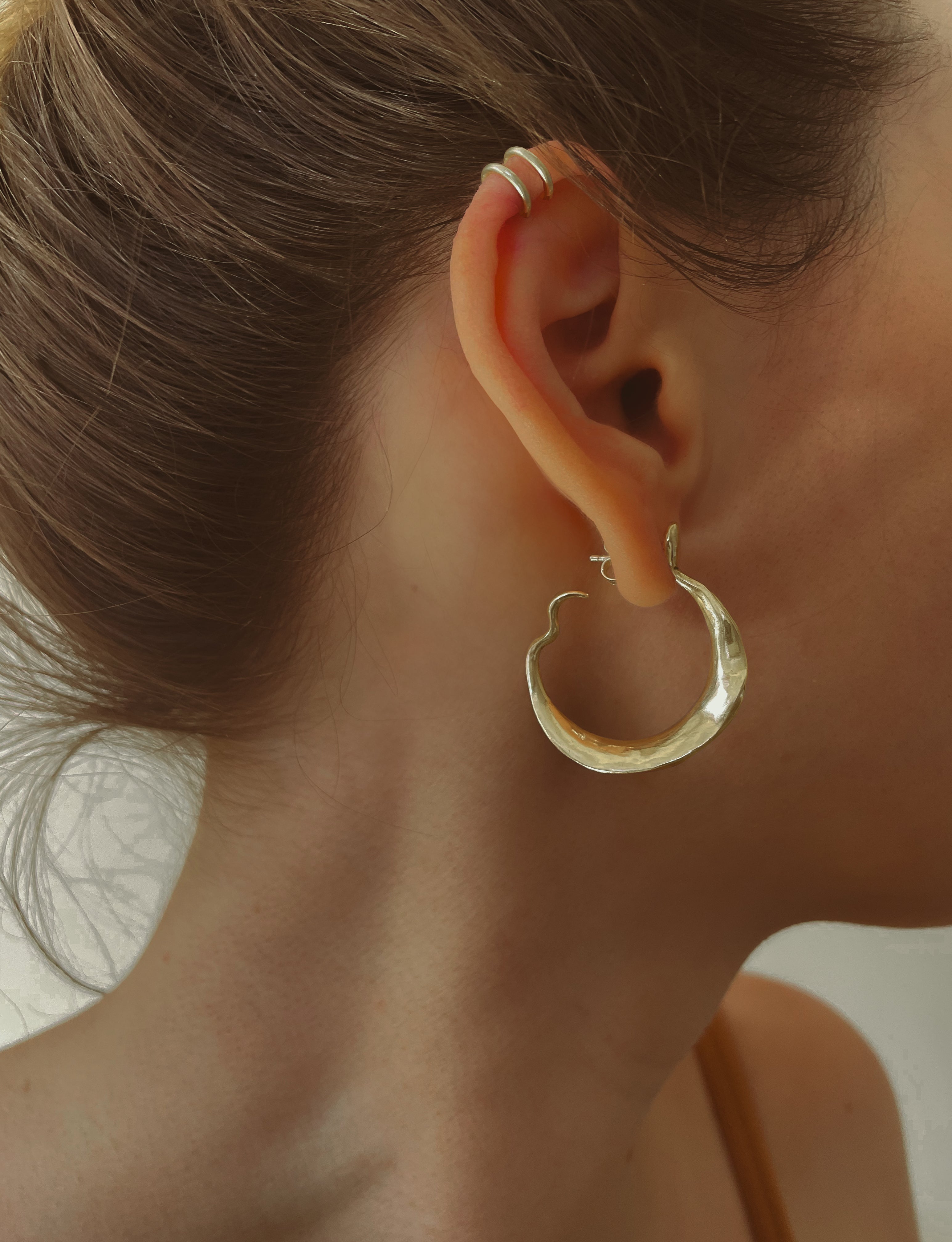 Cindy-Sonne-Serpent-hoops-slang-oorbellen-goud